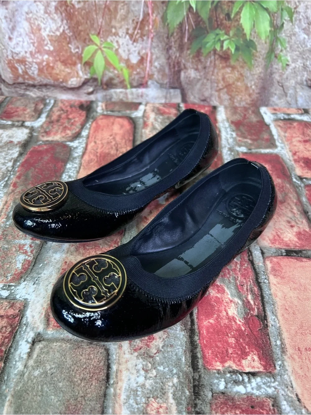 TORY BURCH Caroline Black Patent Leather Slip On Balletcore Logo Flats, 6.5M